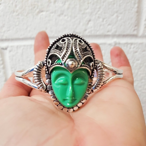 New Carved Agate Goddess Face 925 Silver Cuff Bracelet. - Picture 6 of 8